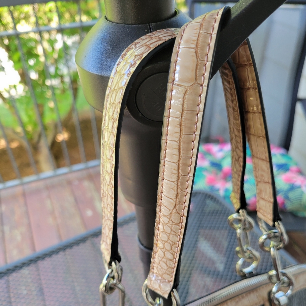 GUESS handbag - Picture 3 of 11